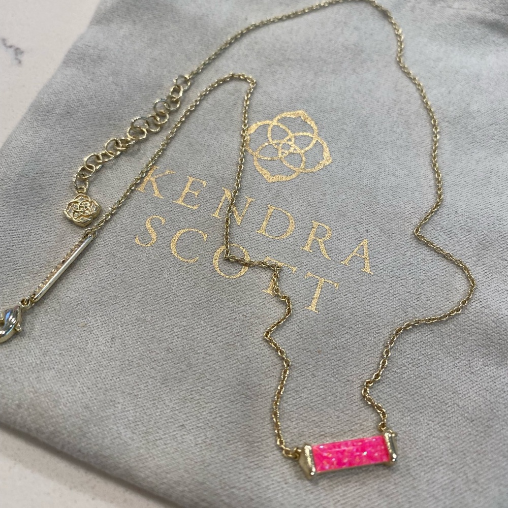 Kendra Scott Pink Opal Bar Necklace💖